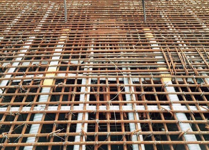 Hình ảnh lắp dựng cốt thép và ống gen